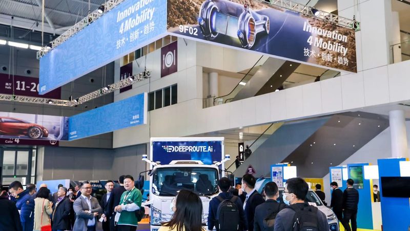 新能源汽车配件批发与零售的差异化解析